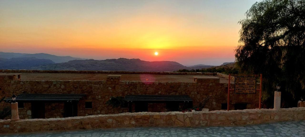 Hayat Zaman Hotel And Resort Petra وادي موسى المظهر الخارجي الصورة